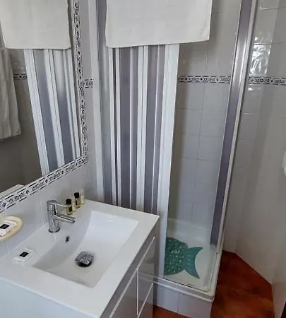 Pequena Baleia 3* Ferrel (Leiria)