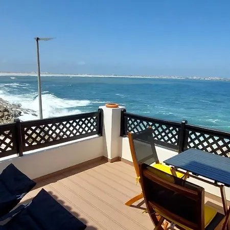 Pequena Baleia 3* Ferrel (Leiria)